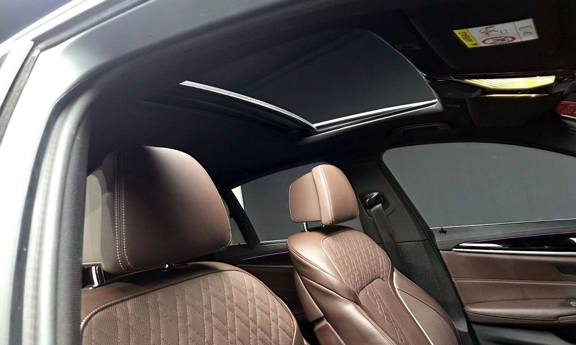 BMW 5-Series 2023