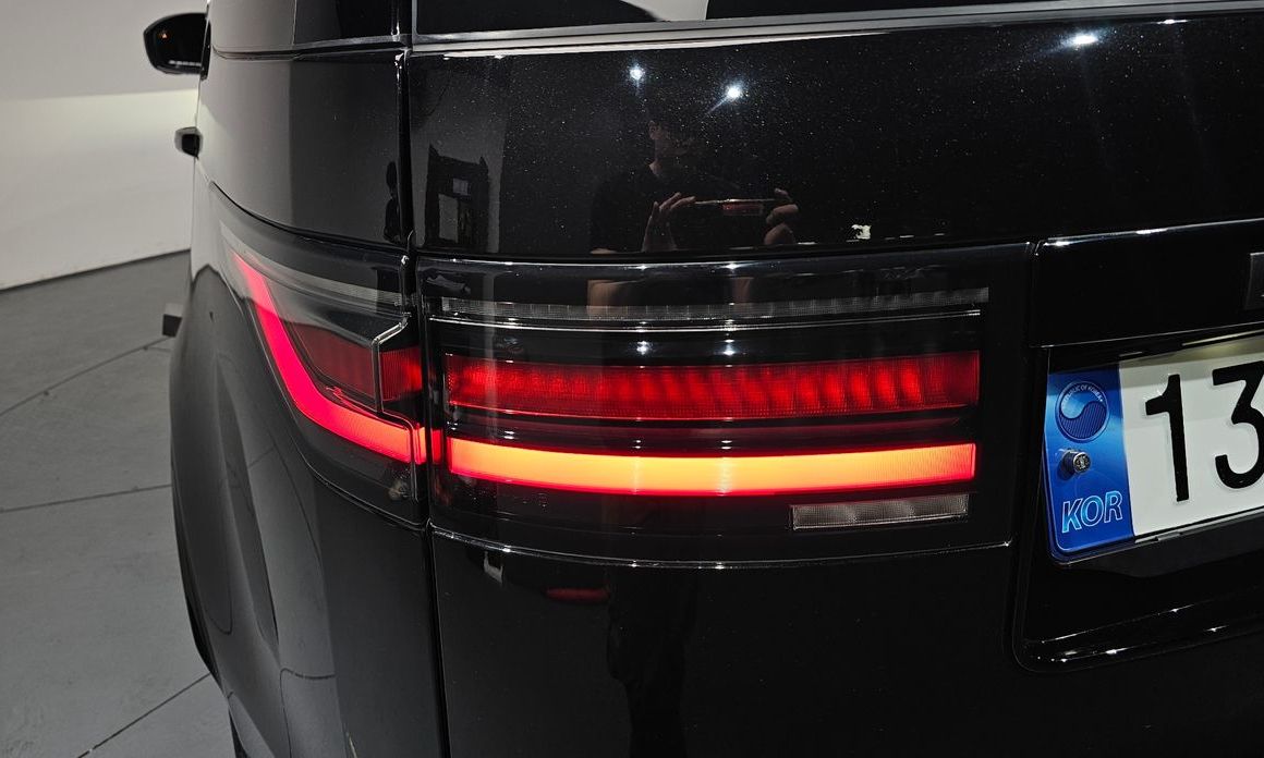 Land Rover Discovery 2023