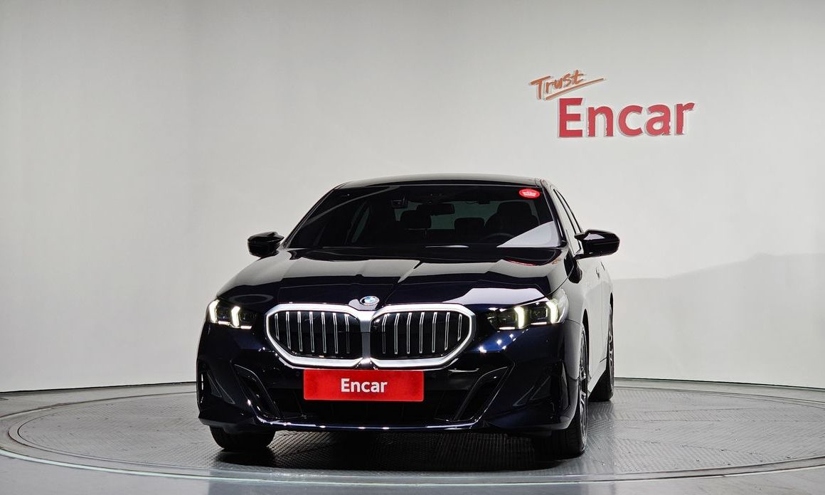 BMW 5-Series 2024
