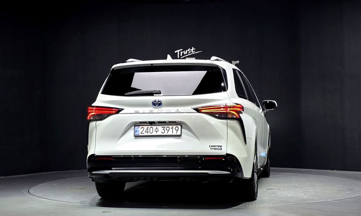 Toyota Sienna 2024