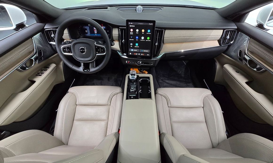 Volvo S90 2026
