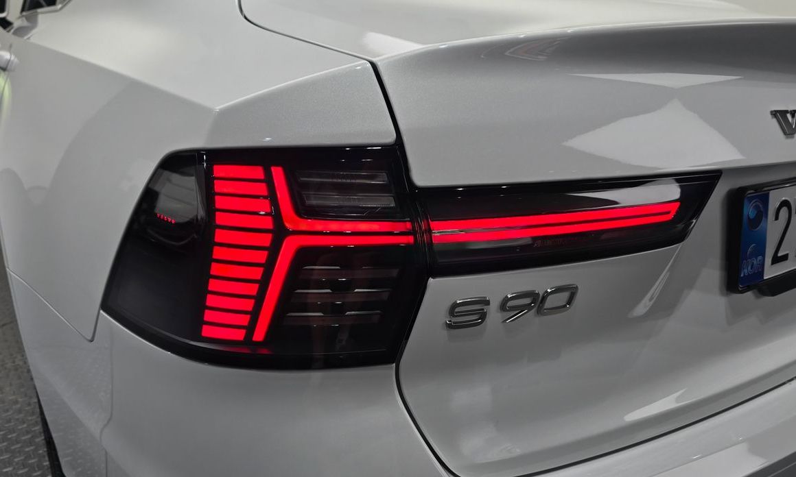 Volvo S90 2026