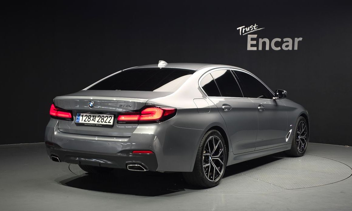 BMW 5-Series 2023