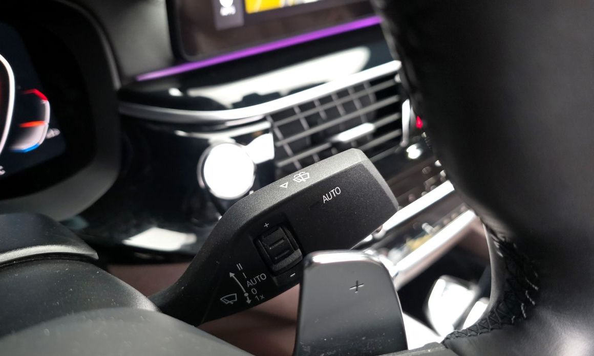 BMW 5-Series 2023