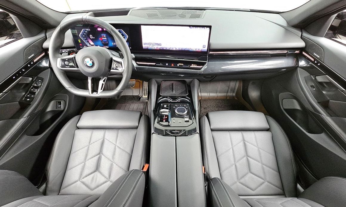 BMW 5-Series 2024