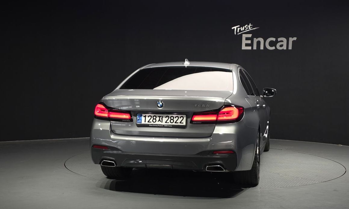 BMW 5-Series 2023