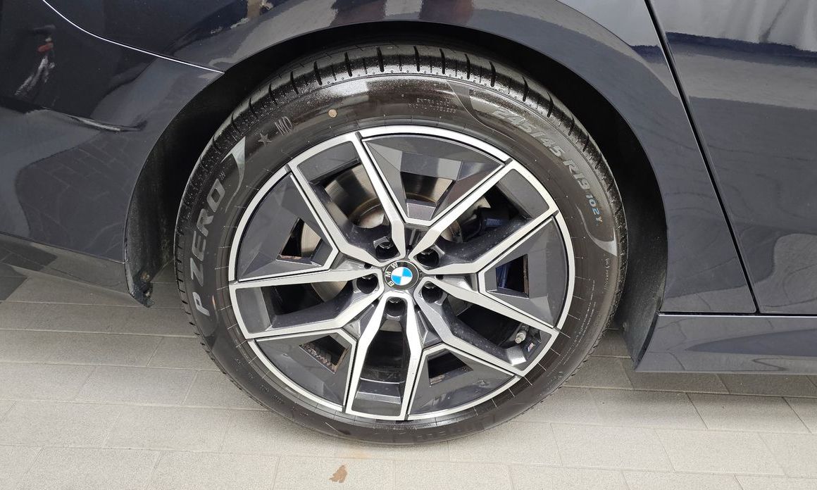 BMW 5-Series 2024