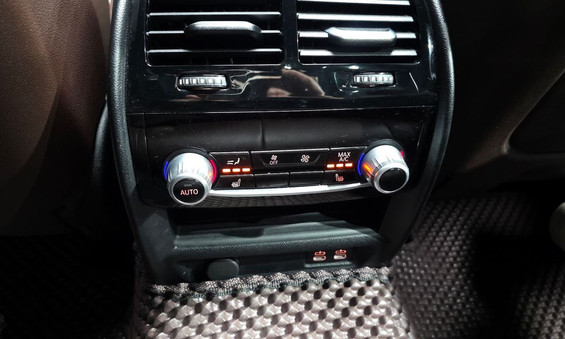 BMW 5-Series 2023