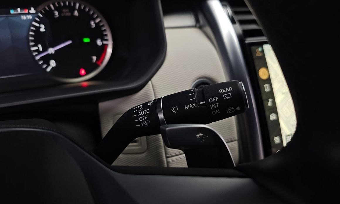 Land Rover Discovery 2023
