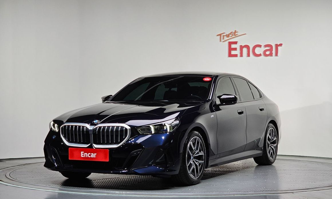 BMW 5-Series 2024