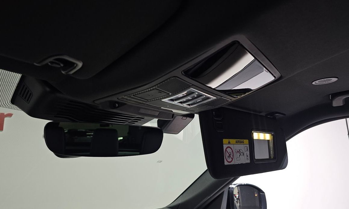 Land Rover Discovery 2023