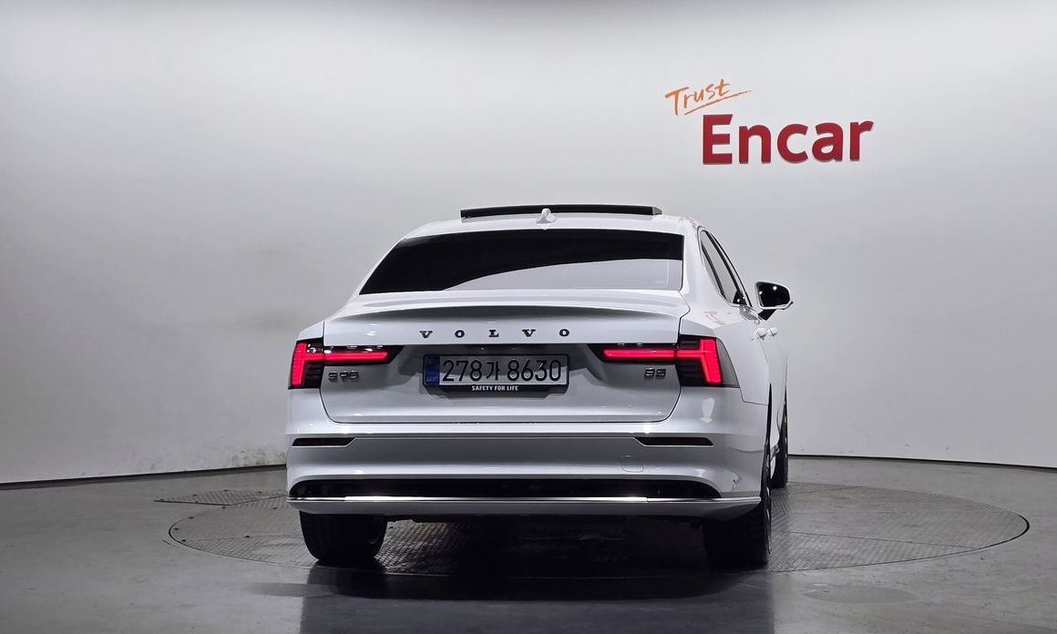 Volvo S90 2026