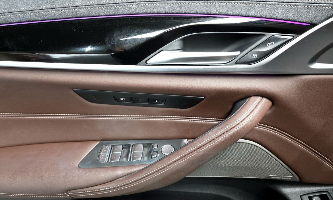 BMW 5-Series 2023