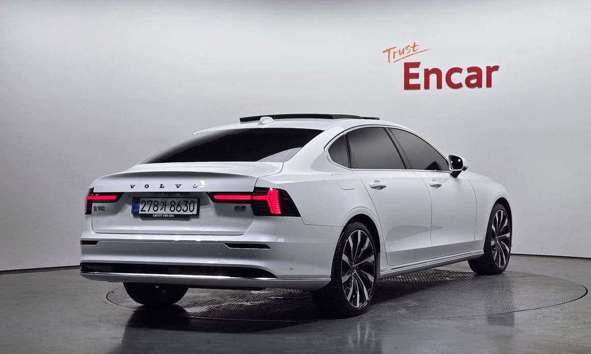 Volvo S90 2026