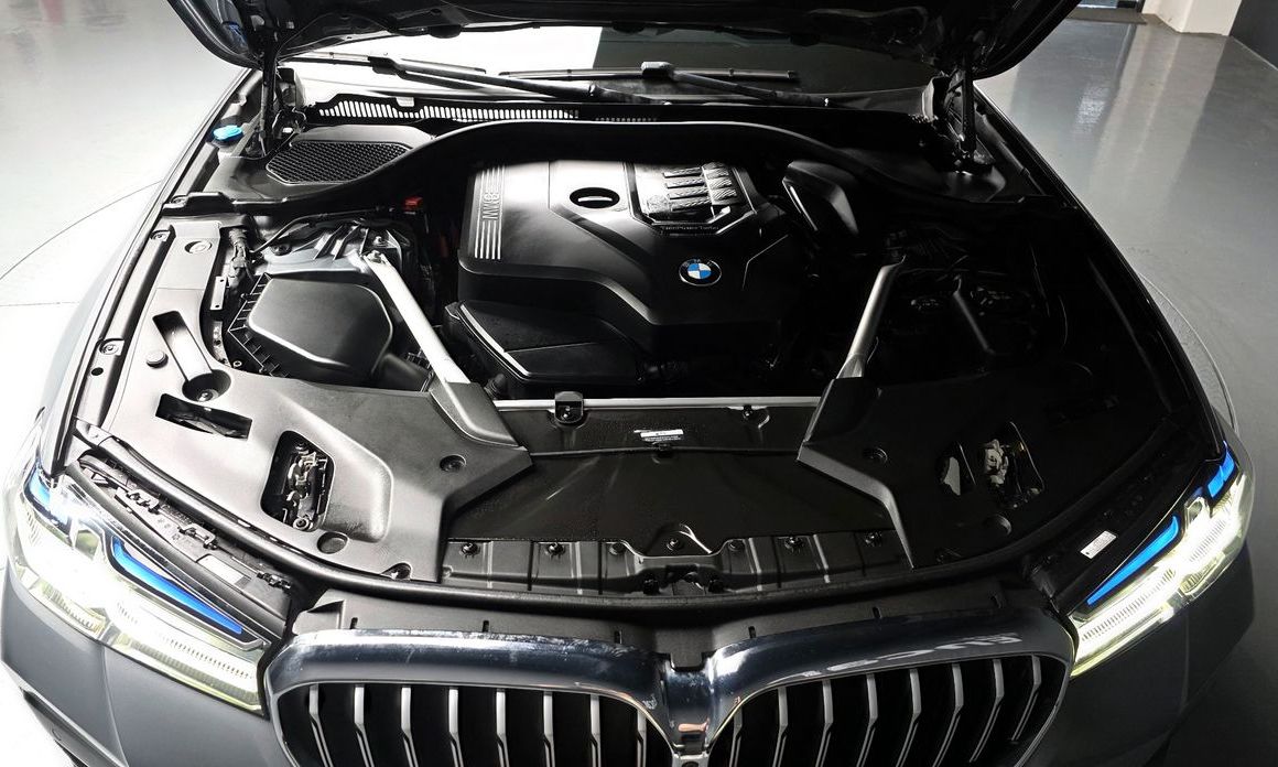 BMW 5-Series 2023