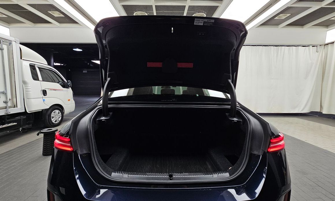 BMW 5-Series 2024
