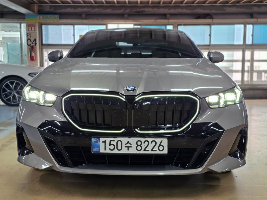 BMW 5-Series 2025