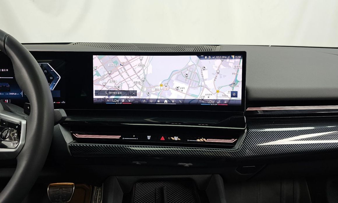 BMW 5-Series 2024