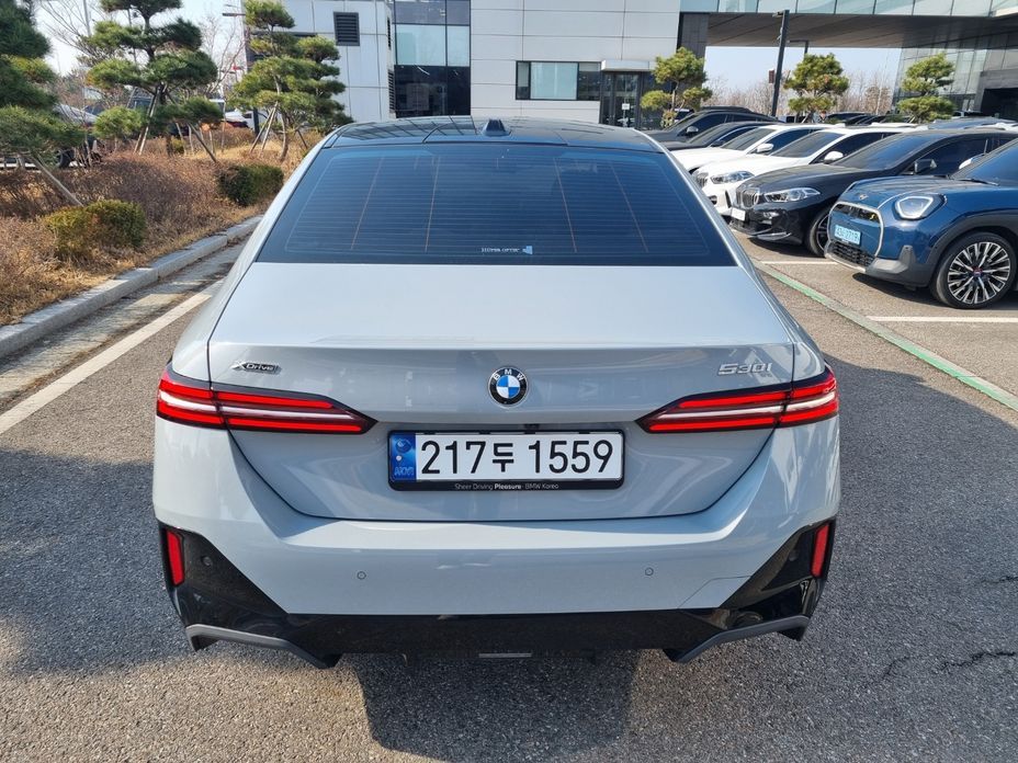 BMW 5-Series 2024