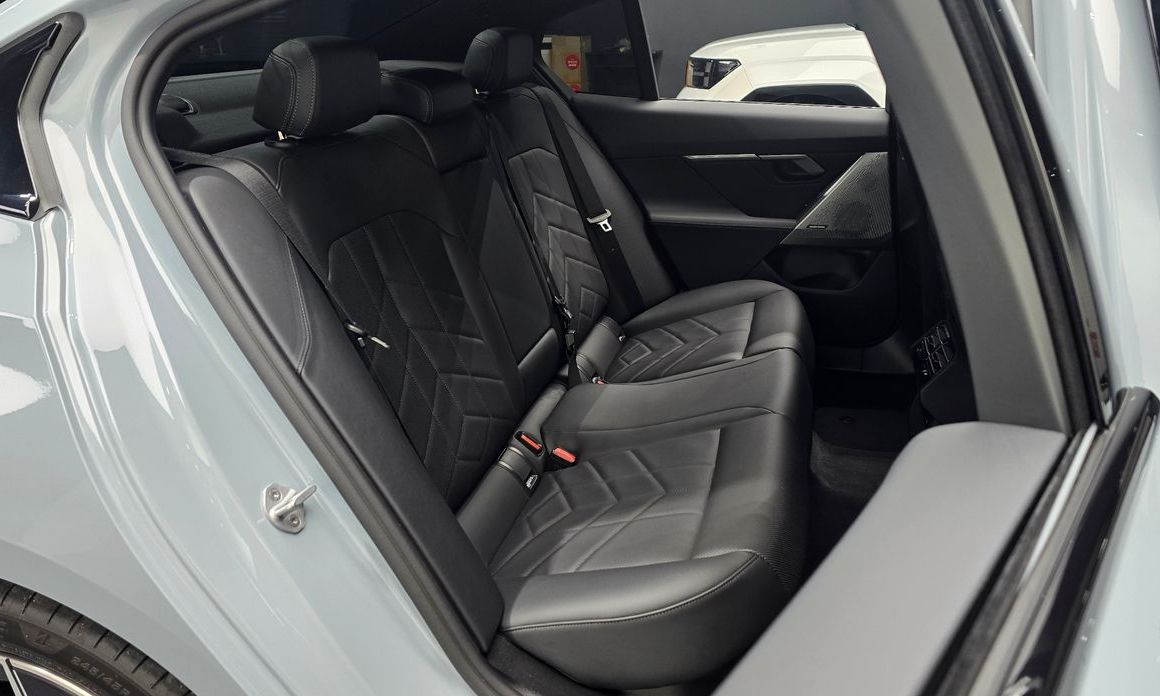 BMW 5-Series 2025
