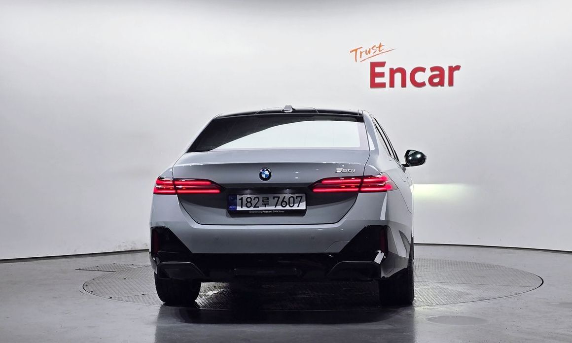 BMW 5-Series 2025