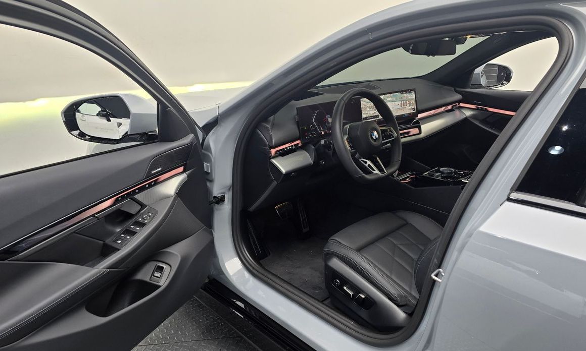 BMW 5-Series 2025