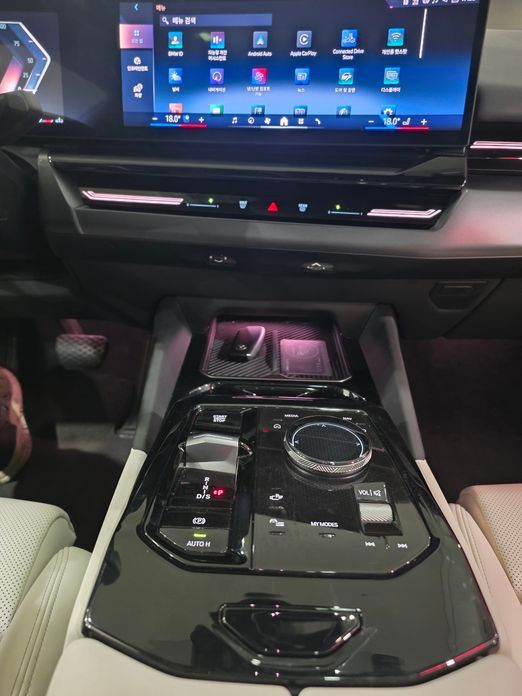 BMW 5-Series 2024