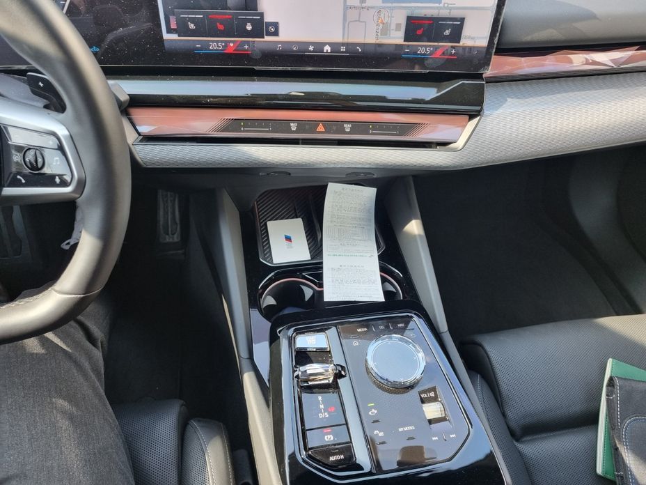 BMW 5-Series 2024