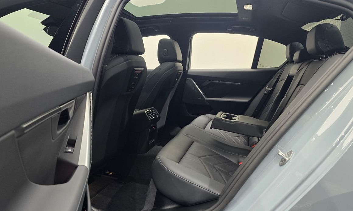 BMW 5-Series 2025
