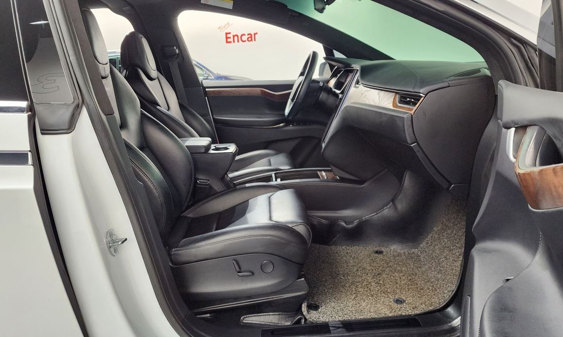 Tesla Model X 2019
