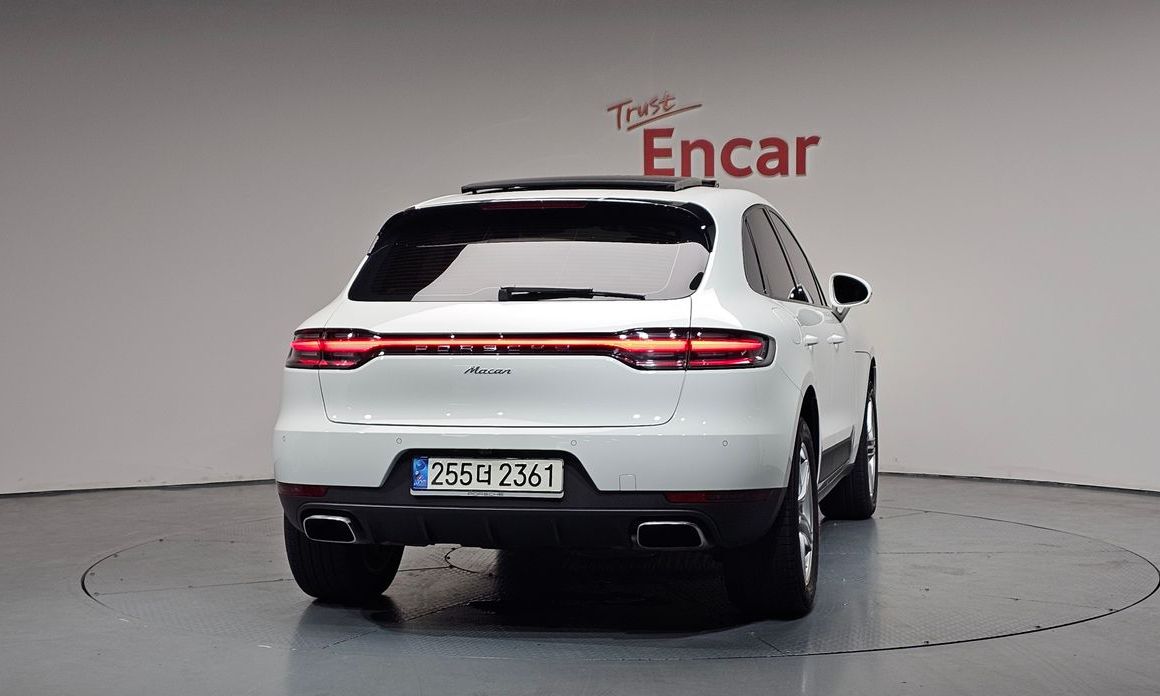 Porsche Macan 2021