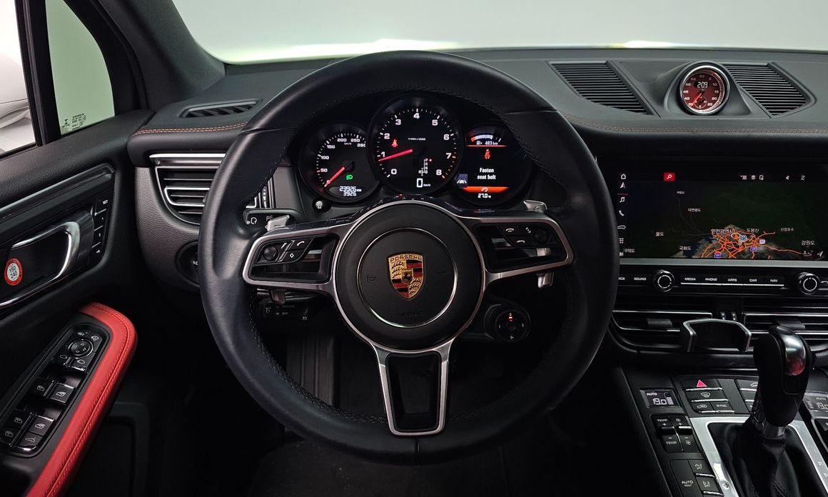 Porsche Macan 2021