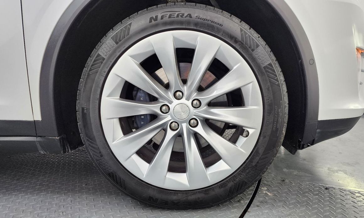 Tesla Model X 2019