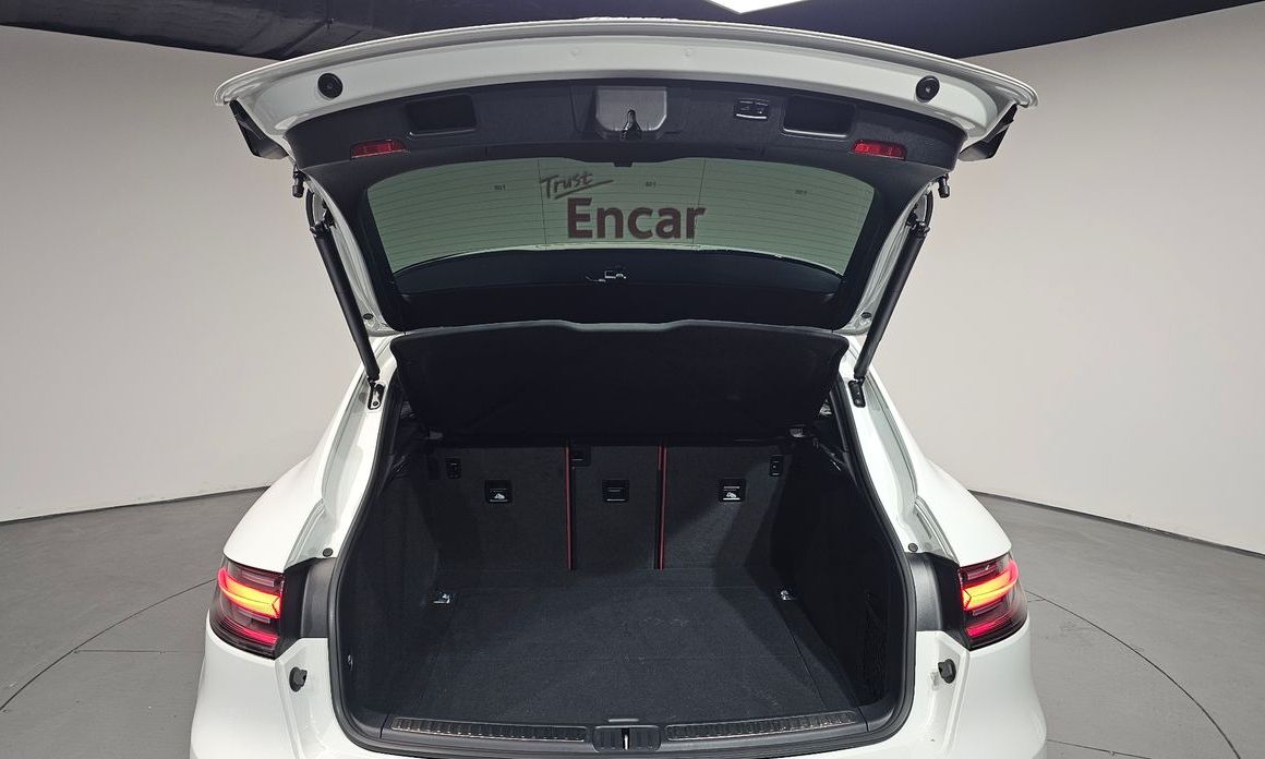 Porsche Macan 2021