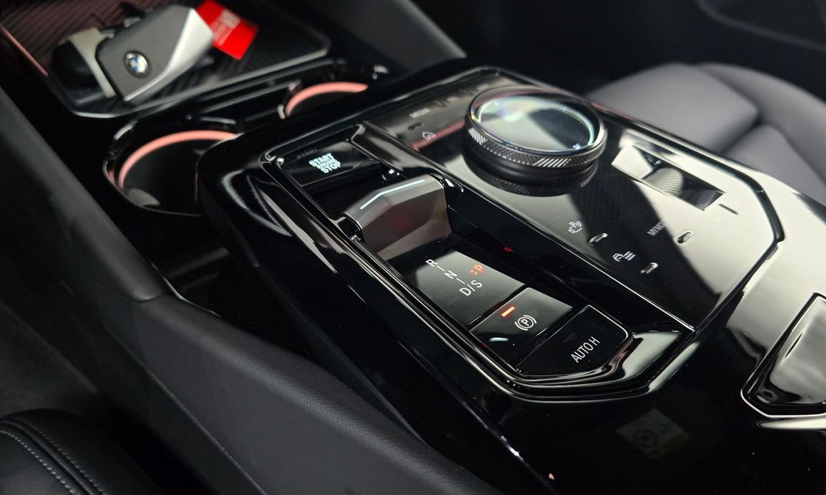 BMW 5-Series 2025