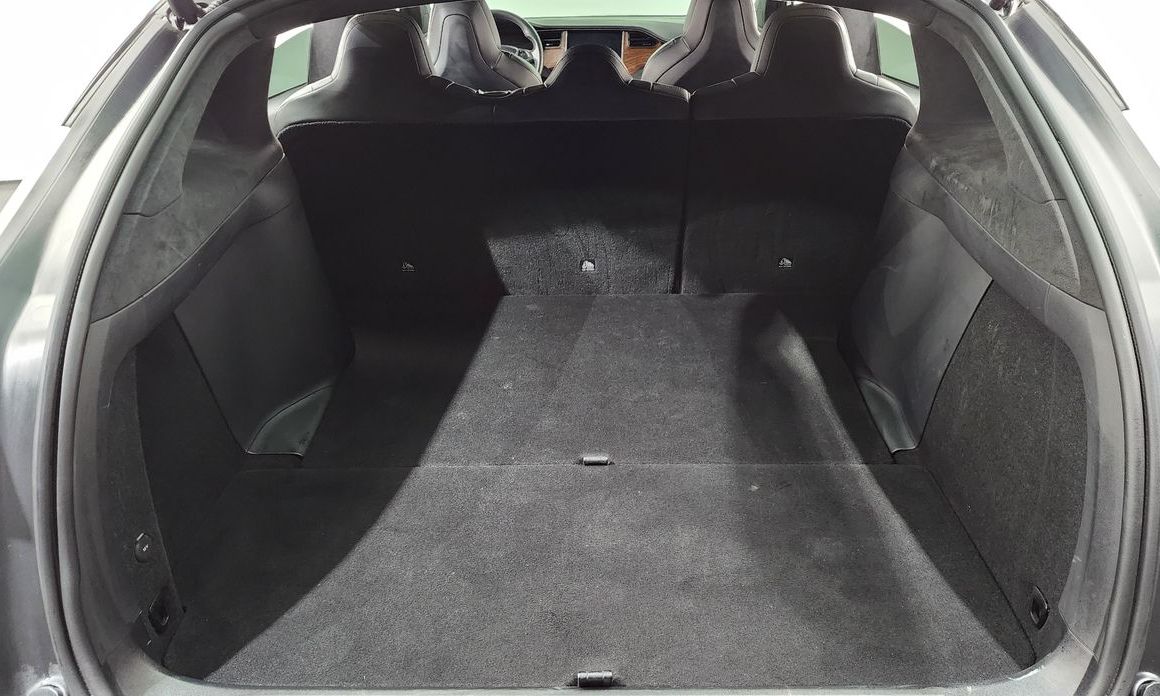 Tesla Model X 2019