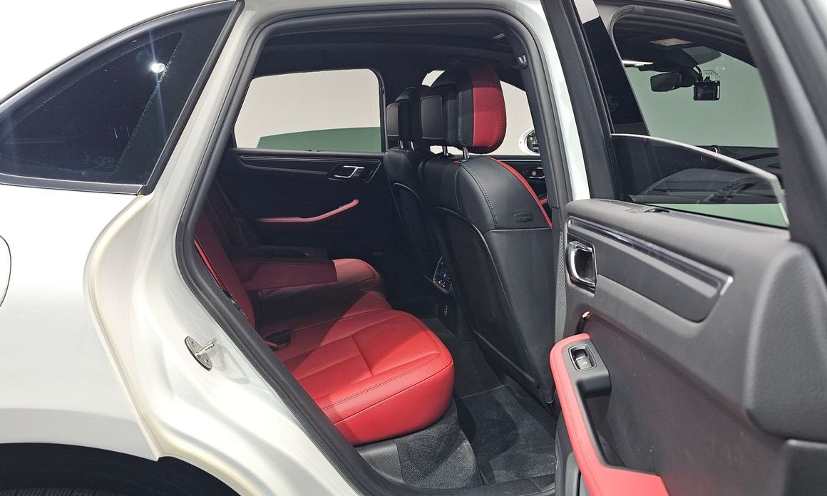 Porsche Macan 2021