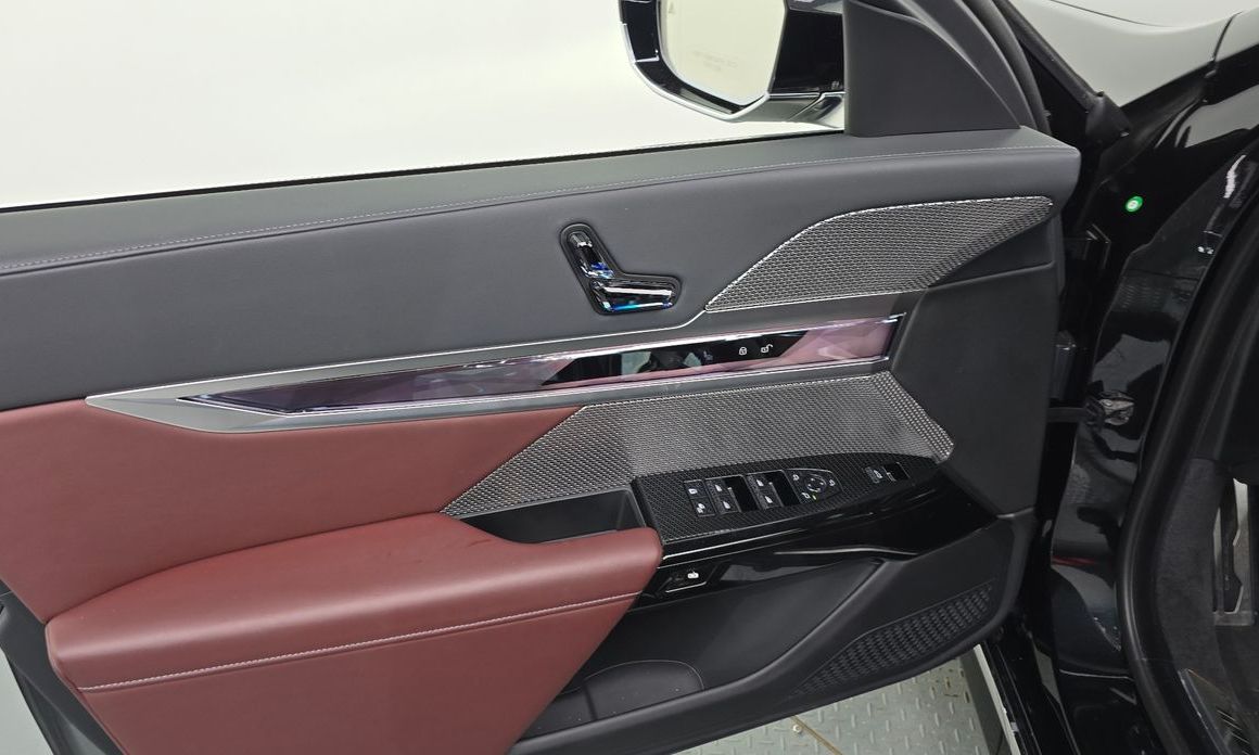 BMW 7-Series 2024