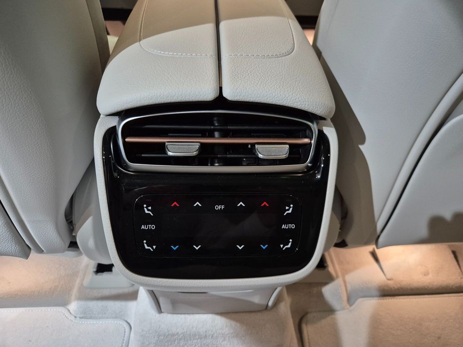 Mercedes-Benz EQE 2025