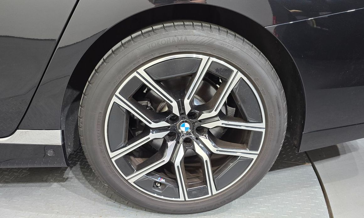 BMW 7-Series 2024