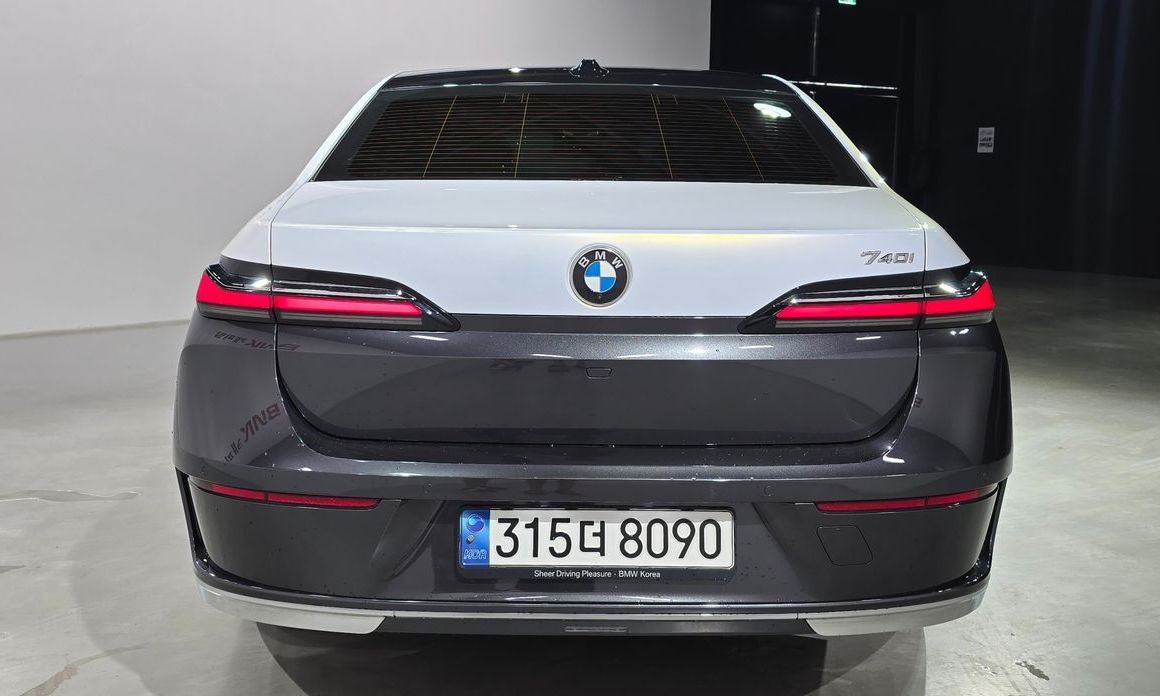 BMW 7-Series 2023