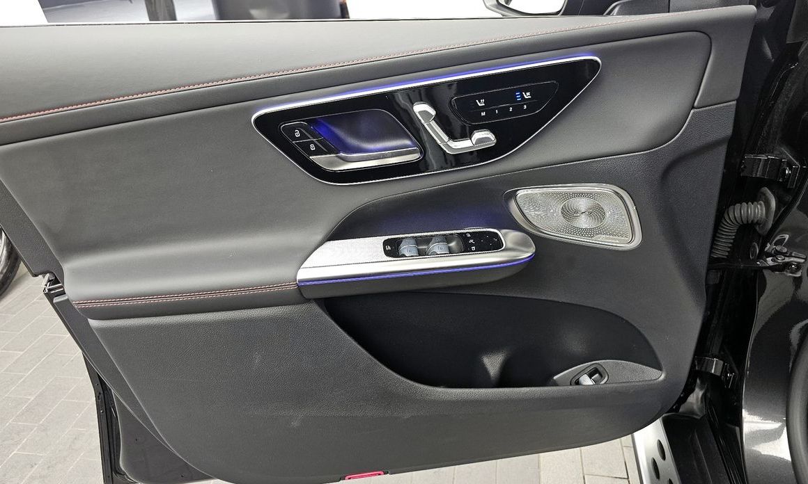 Mercedes-Benz GLC-Class 2025