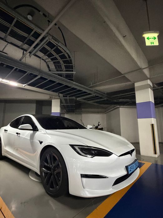 Tesla Model S 2023