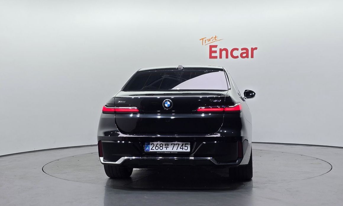 BMW 7-Series 2024
