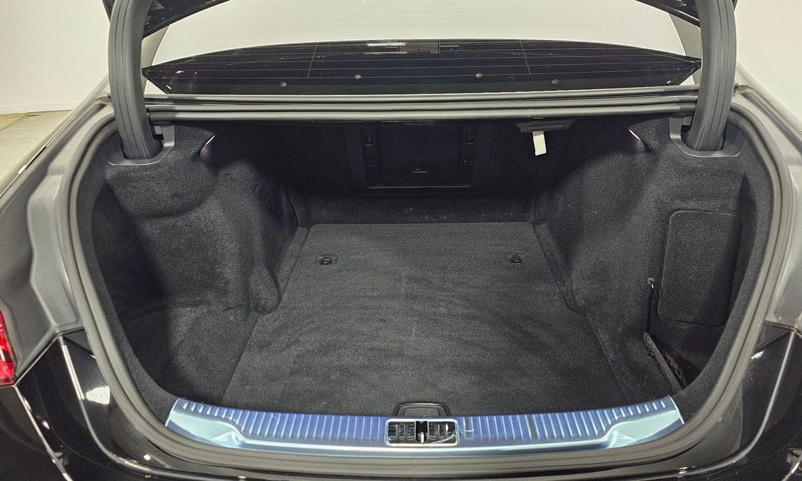 Mercedes-Benz S-Class 2025