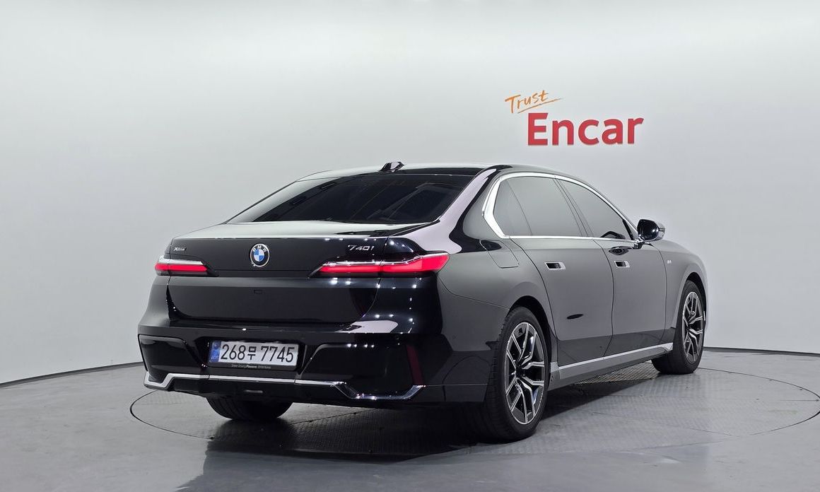 BMW 7-Series 2024