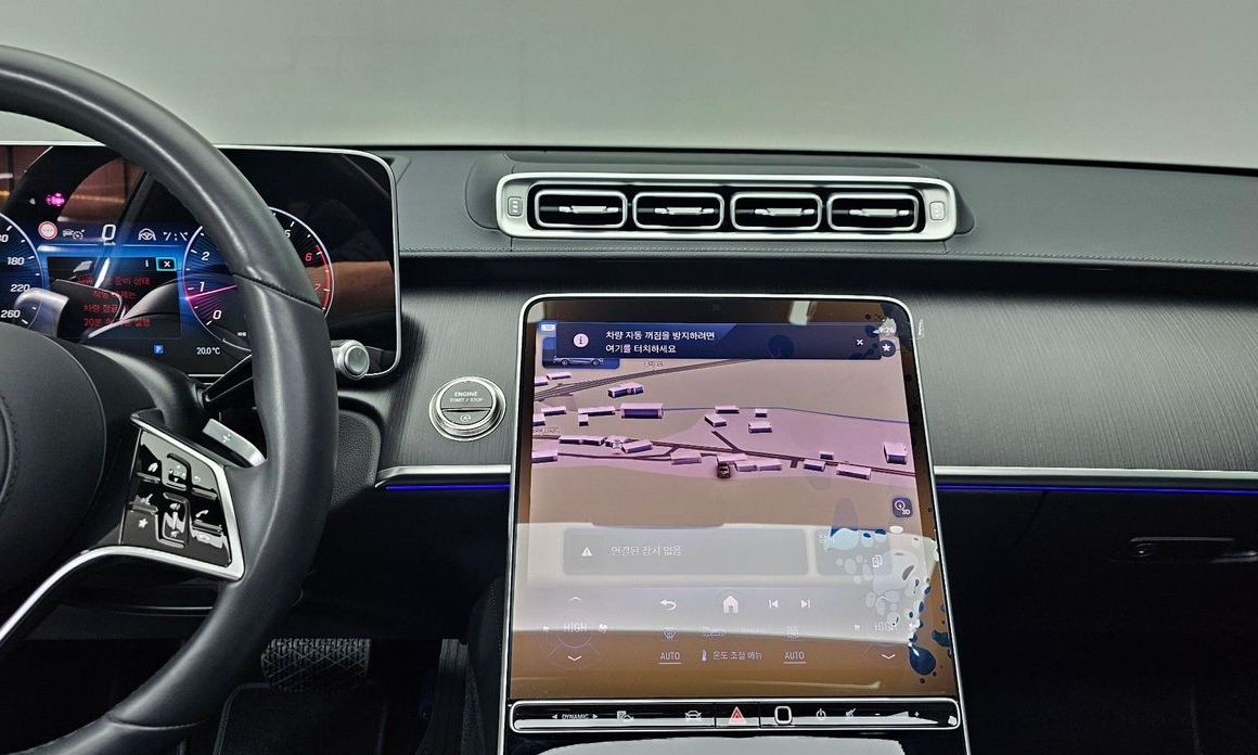 Mercedes-Benz S-Class 2025