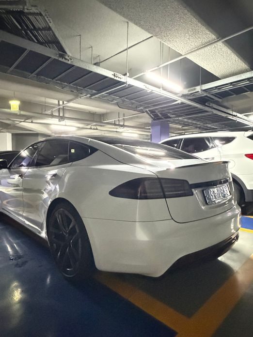 Tesla Model S 2023