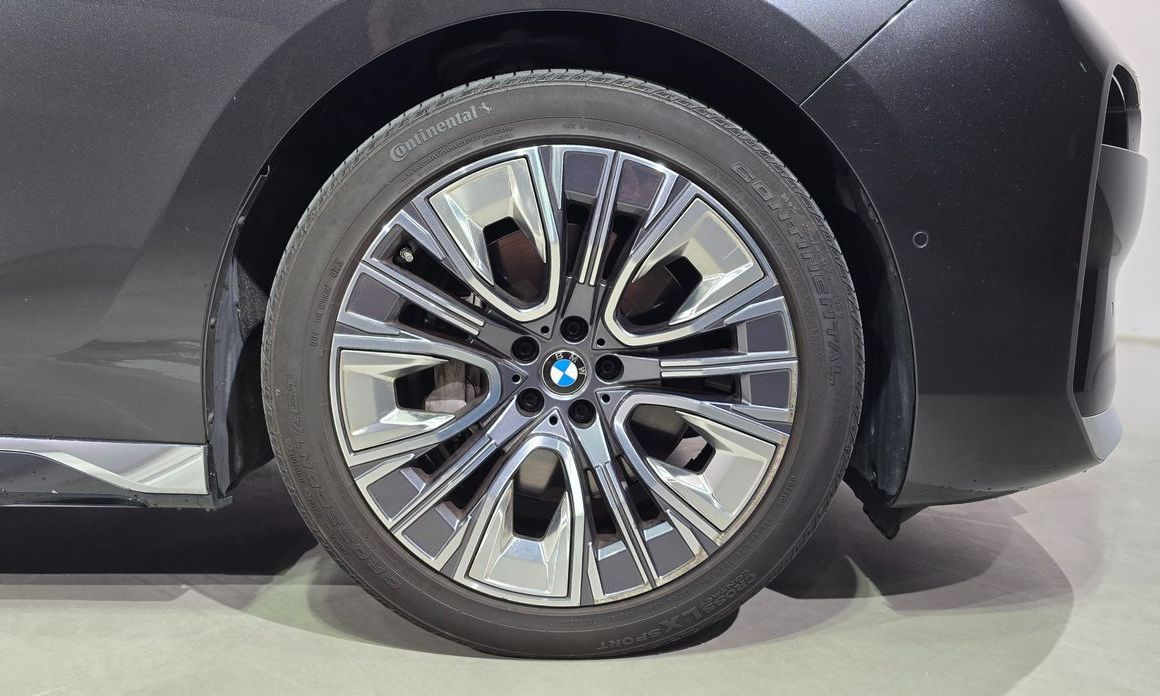 BMW 7-Series 2023