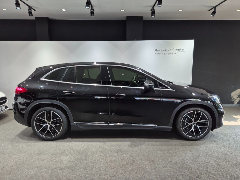 Mercedes-Benz EQE 2025